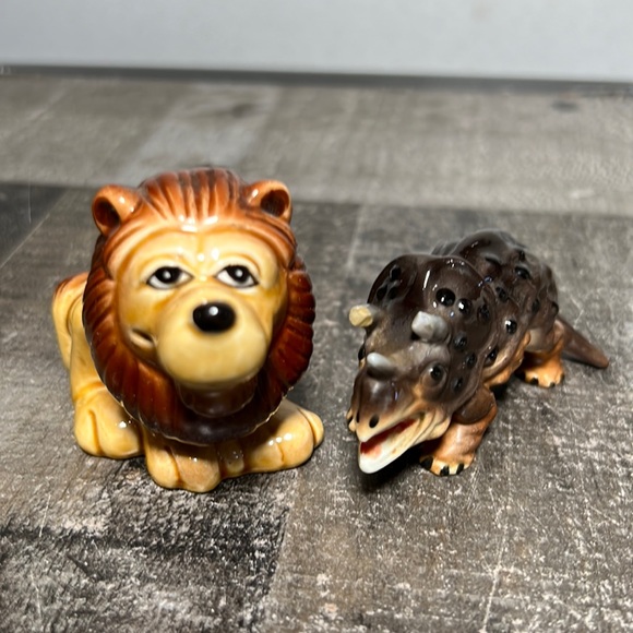 Vintage Newcrest Hand Painted Lion and Friend Made in Japan - Picture 1 of 11